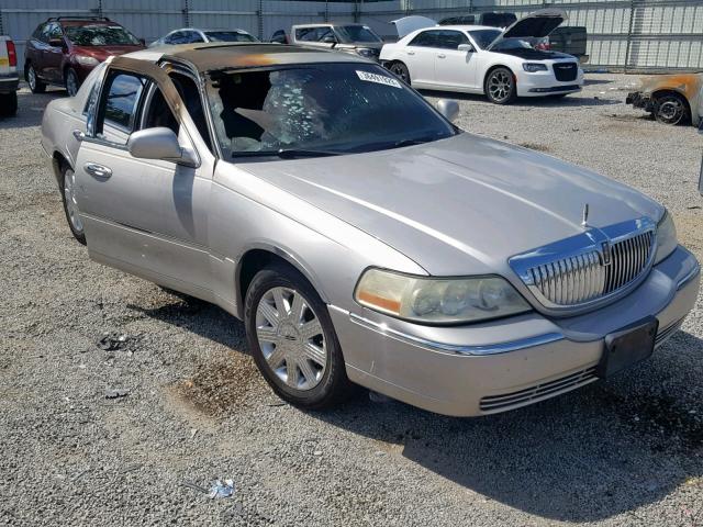 1LNHM83W64Y611918 - 2004 LINCOLN TOWN CAR U GRAY photo 1