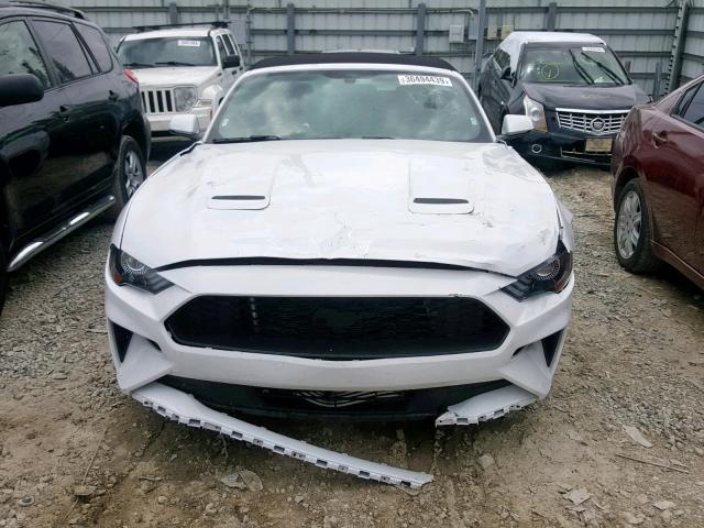 1FATP8UH2J5111022 - 2018 FORD MUSTANG WHITE photo 9