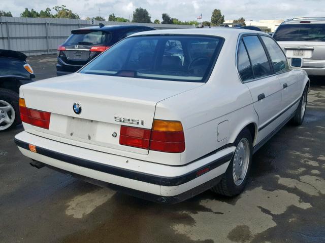 WBAHC1316LBC92377 - 1990 BMW 525 I WHITE photo 3