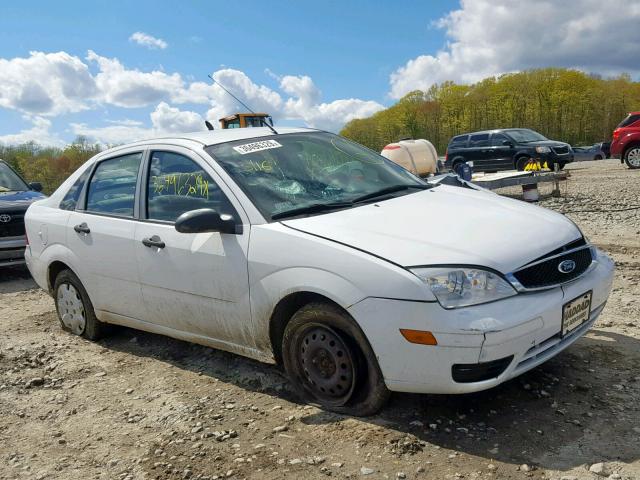 1FAHP34N77W226720 - 2007 FORD FOCUS ZX4 WHITE photo 1