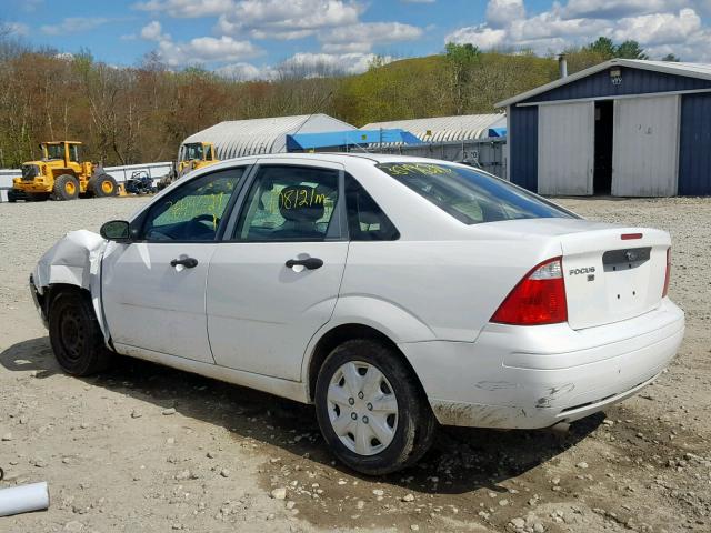 1FAHP34N77W226720 - 2007 FORD FOCUS ZX4 WHITE photo 3