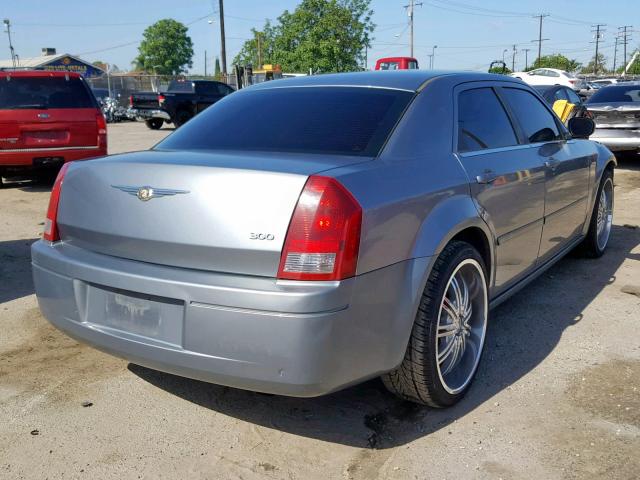 2C3KA43R76H332503 - 2006 CHRYSLER 300 GRAY photo 4