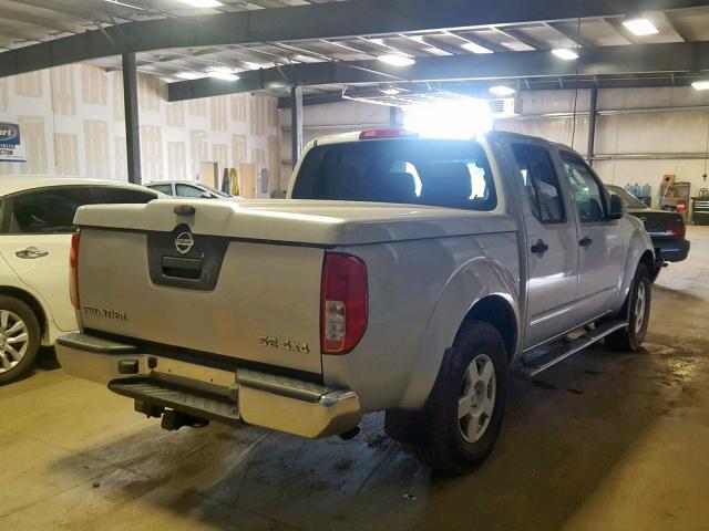 1N6AD07W75C442134 - 2005 NISSAN FRONTIER C SILVER photo 4