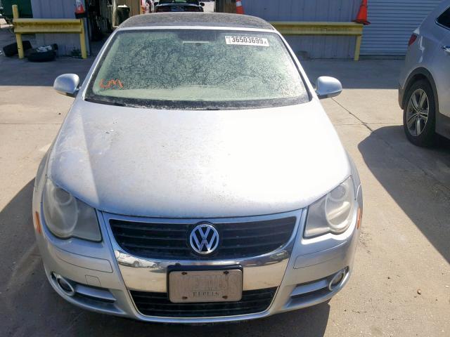 WVWBA71F87V004408 - 2007 VOLKSWAGEN EOS 2.0T SILVER photo 9