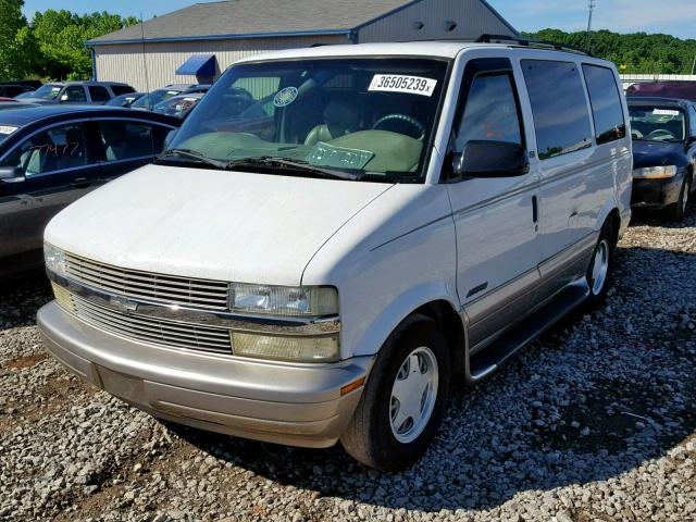 1GNDM19X32B142126 - 2002 CHEVROLET ASTRO WHITE photo 2