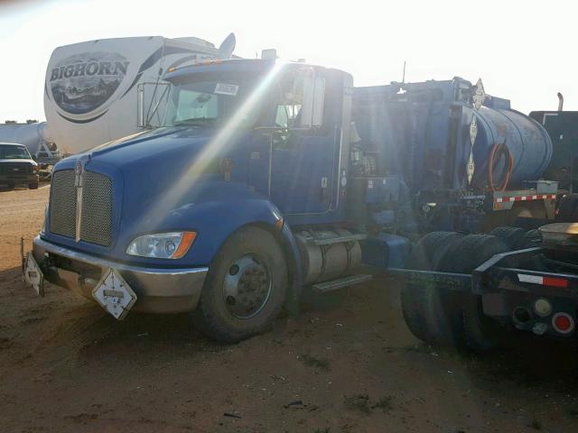 2NKHHN7X69M258744 - 2009 KENWORTH CONSTRUCTI BLUE photo 2