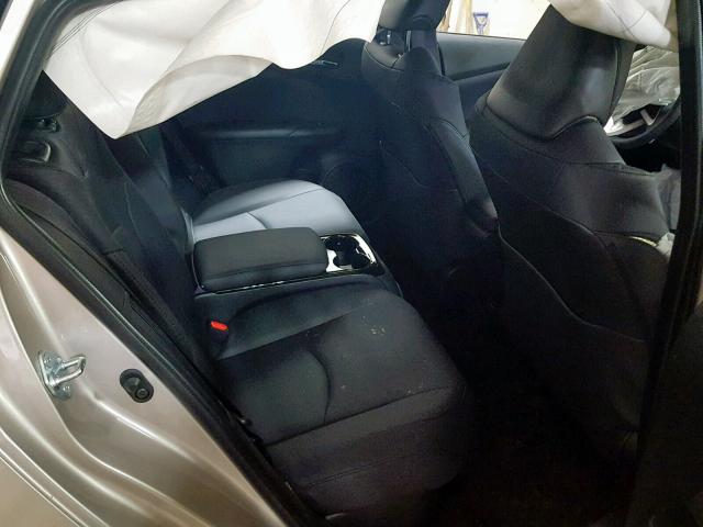 JTDKARFP5J3102442 - 2018 TOYOTA PRIUS PRIM 棕色 照片 6