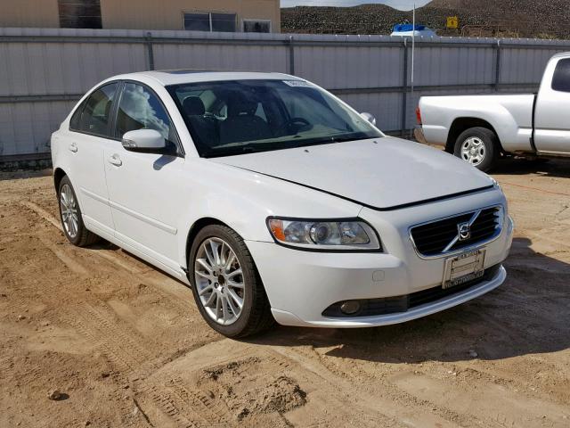 YV1MS382792458374 - 2009 VOLVO S40 2.4I WHITE photo 1