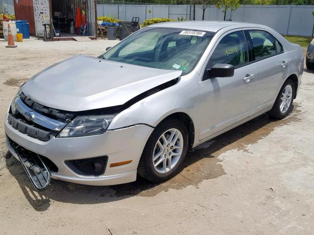 3FAHP0GA2AR176231 - 2010 FORD FUSION S SILVER photo 2