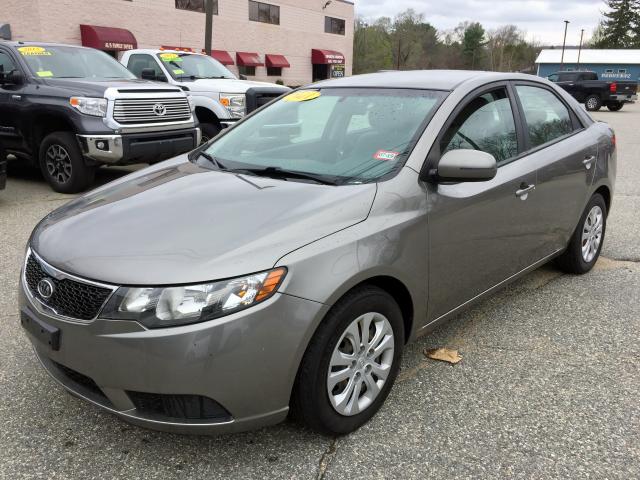 KNAFU4A25B5324506 - 2011 KIA FORTE EX GRAY photo 9