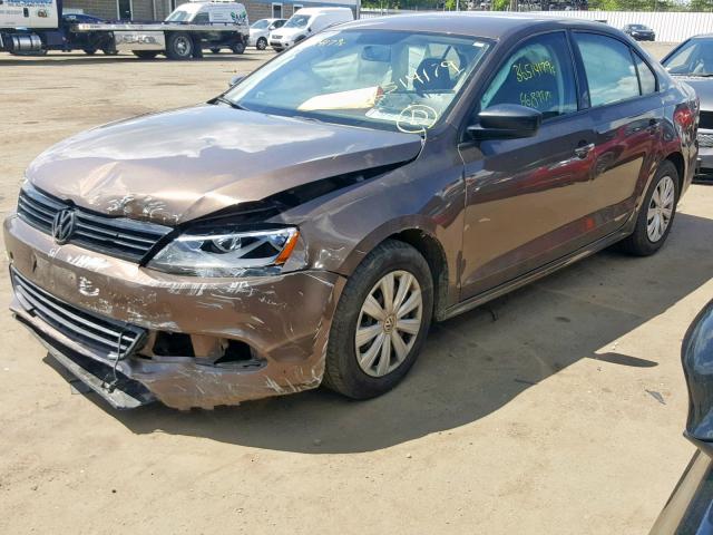 3VW1K7AJ1EM322002 - 2014 VOLKSWAGEN JETTA BASE BROWN photo 2