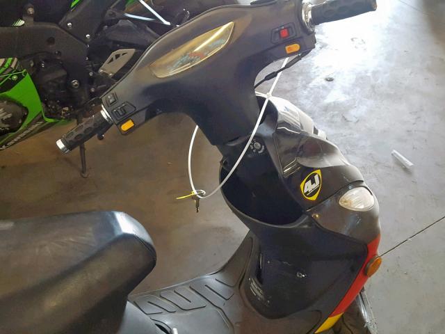 LL0TCAPH0JY682795 - 2018 YN SCOOTER BLACK photo 5