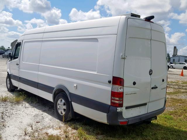 WD3PE8DC2E5873983 - 2014 MERCEDES-BENZ SPRINTER 2 WHITE photo 3