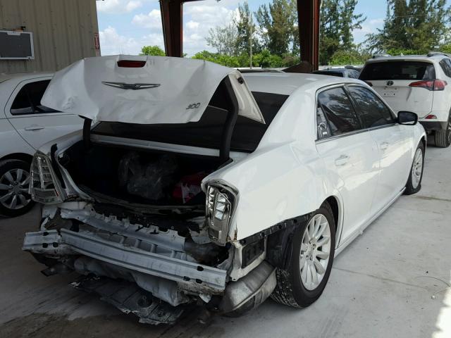 2C3CCAAG4CH256409 - 2012 CHRYSLER 300 WHITE photo 4