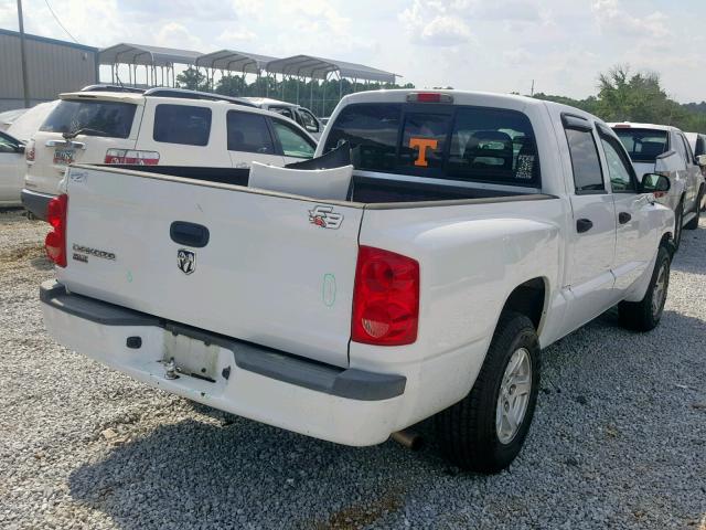 1D7HE48K17S267072 - 2007 DODGE DAKOTA QUA WHITE photo 4