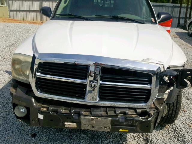 1D7HE48K17S267072 - 2007 DODGE DAKOTA QUA WHITE photo 7