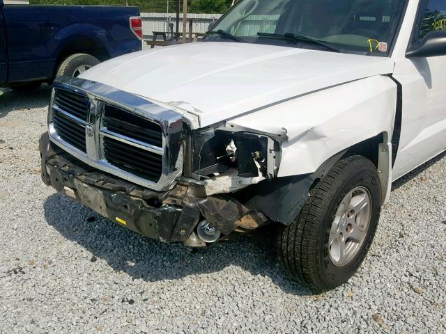 1D7HE48K17S267072 - 2007 DODGE DAKOTA QUA WHITE photo 9