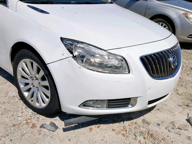 2G4GS5EVXD9151848 - 2013 BUICK REGAL PREM WHITE photo 9