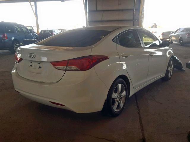 5NPDH4AE9DH286385 - 2013 HYUNDAI ELANTRA GL WHITE photo 4