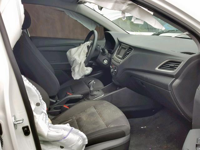 3KPC24A32KE071685 - 2019 HYUNDAI ACCENT SE WHITE photo 5