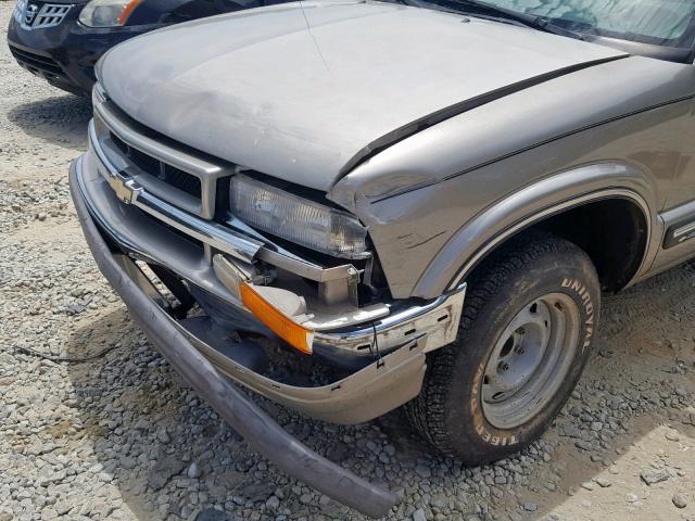 1GNCS13W01K167307 - 2001 CHEVROLET BLAZER GRAY photo 9