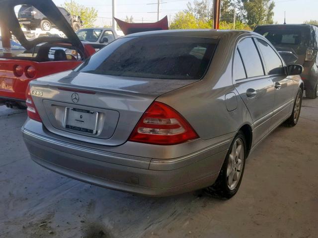 WDBRF61JX3A451255 - 2003 MERCEDES-BENZ C 240 GRAY photo 4