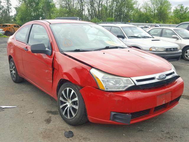 1FAHP32N88W173501 - 2008 FORD FOCUS S/SE RED photo 1