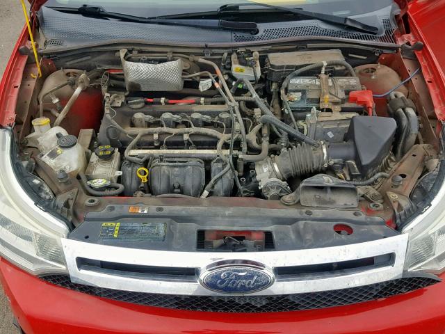 1FAHP32N88W173501 - 2008 FORD FOCUS S/SE RED photo 7