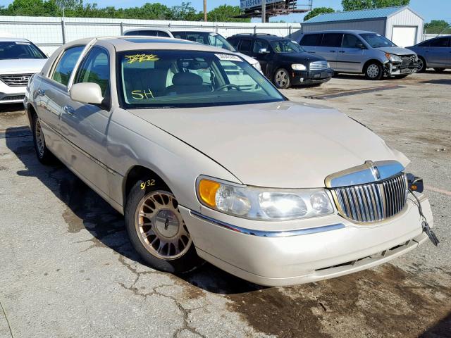 1LNHM83W2XY626260 - 1999 LINCOLN TOWN CAR C CREAM photo 1