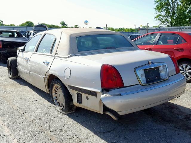 1LNHM83W2XY626260 - 1999 LINCOLN TOWN CAR C CREAM photo 3