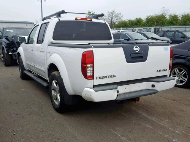 1N6AD07W38C428512 - 2008 NISSAN FRONTIER C WHITE photo 3