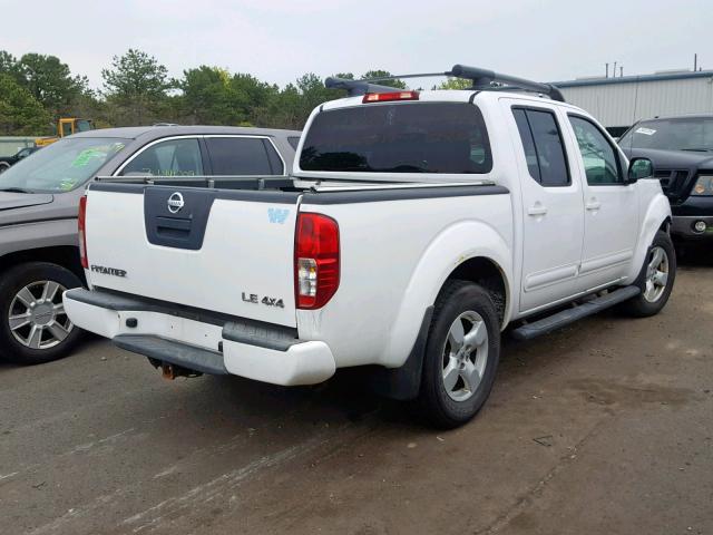 1N6AD07W38C428512 - 2008 NISSAN FRONTIER C WHITE photo 4