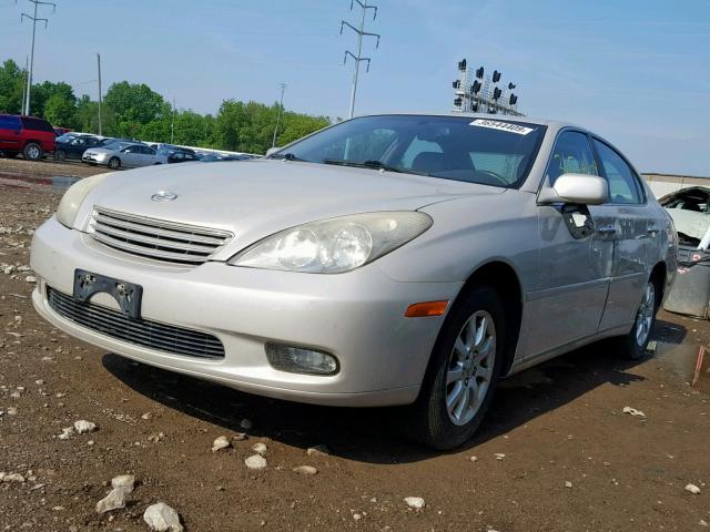 JTHBF30G320061611 - 2002 LEXUS ES 300 WHITE photo 2