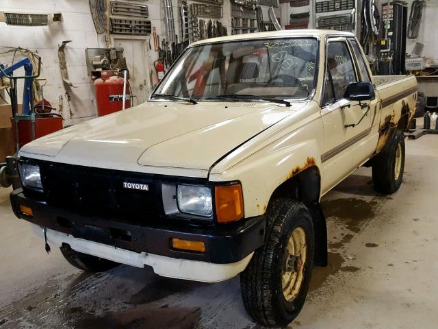 JT4RN66P1F5096362 - 1985 TOYOTA PICKUP XTR YELLOW photo 2