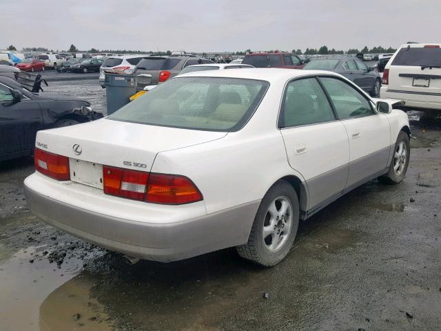 JT8BF28G3X0156045 - 1999 LEXUS ES 300 WHITE photo 4