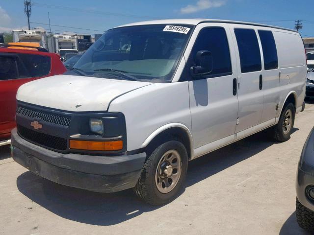 1GCSGAFXXB1132355 - 2011 CHEVROLET EXPRESS G1 WHITE photo 2