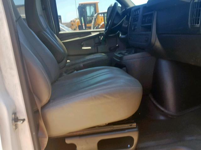 1GCSGAFXXB1132355 - 2011 CHEVROLET EXPRESS G1 WHITE photo 5