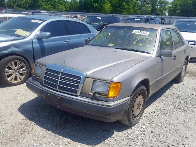 WDBEA32E9PB874955 - 1993 MERCEDES-BENZ 300 E SILVER photo 2