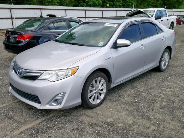 4T1BD1FK2CU057224 - 2012 TOYOTA CAMRY HYBR SILVER photo 2