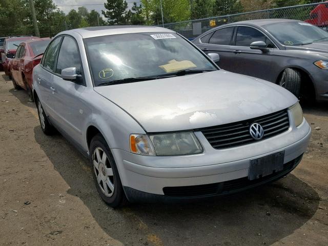 WVWMA23B4YP357918 - 2000 VOLKSWAGEN PASSAT GLS SILVER photo 1