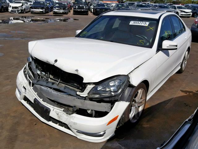 WDDGF4HB3EG229674 - 2014 MERCEDES-BENZ C 250 WHITE photo 2