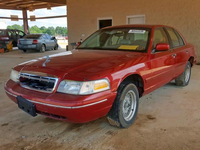 2FAFP74W0YX147435 - 2000 FORD CROWN VICT RED photo 2