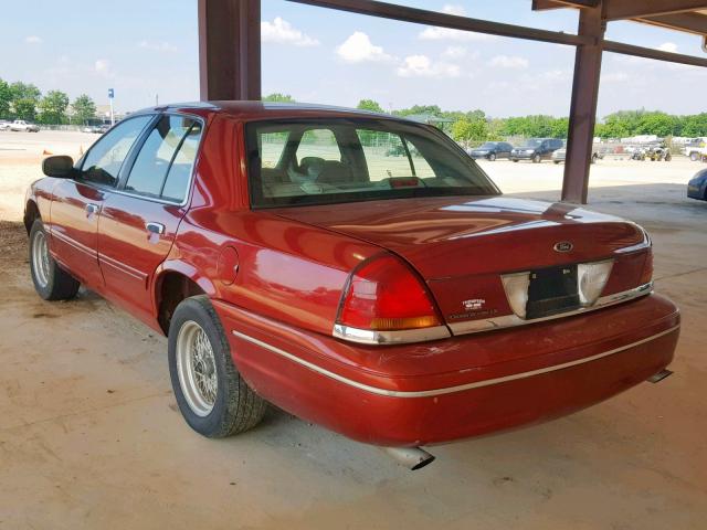 2FAFP74W0YX147435 - 2000 FORD CROWN VICT RED photo 3