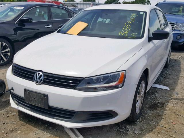 3VW2K7AJ3EM433588 - 2014 VOLKSWAGEN JETTA BASE WHITE photo 2