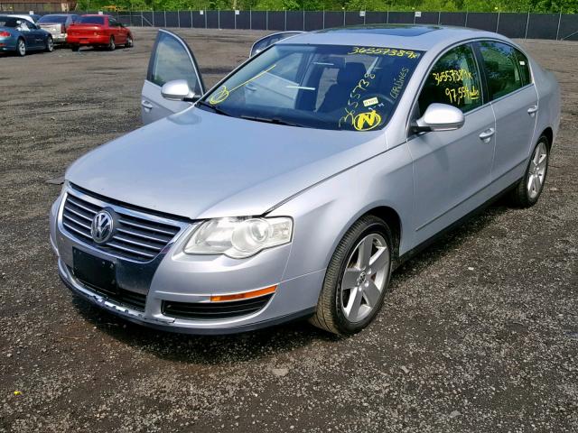 WVWAK73C78P130552 - 2008 VOLKSWAGEN PASSAT KOM SILVER photo 2