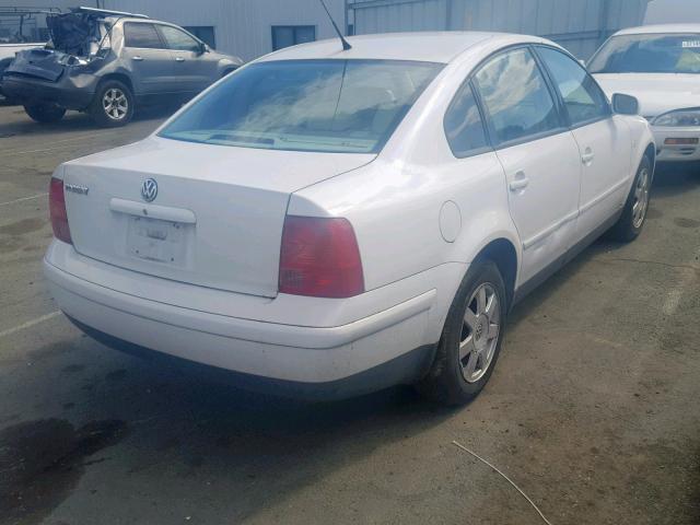 WVWMA23B9YP362712 - 2000 VOLKSWAGEN PASSAT GLS WHITE photo 4