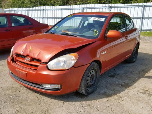 KMHCN35C27U016881 - 2007 HYUNDAI ACCENT BAS ORANGE photo 2