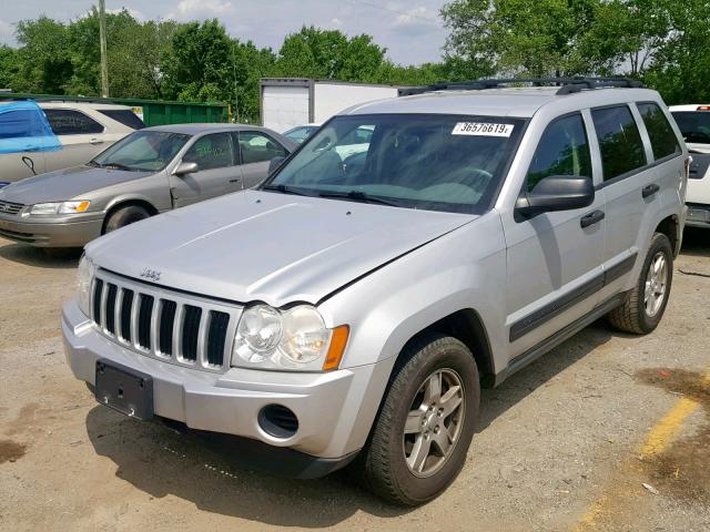 1J4GR48K05C588788 - 2005 JEEP GRAND CHER SILVER photo 2