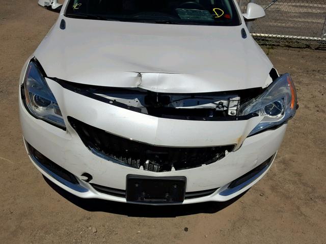 2G4GM5EX7H9111731 - 2017 BUICK REGAL WHITE photo 9