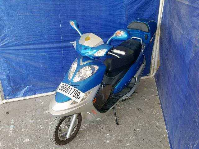 LB2TCB37652C07235 - 2005 GEEL SCOOTER BLUE photo 2